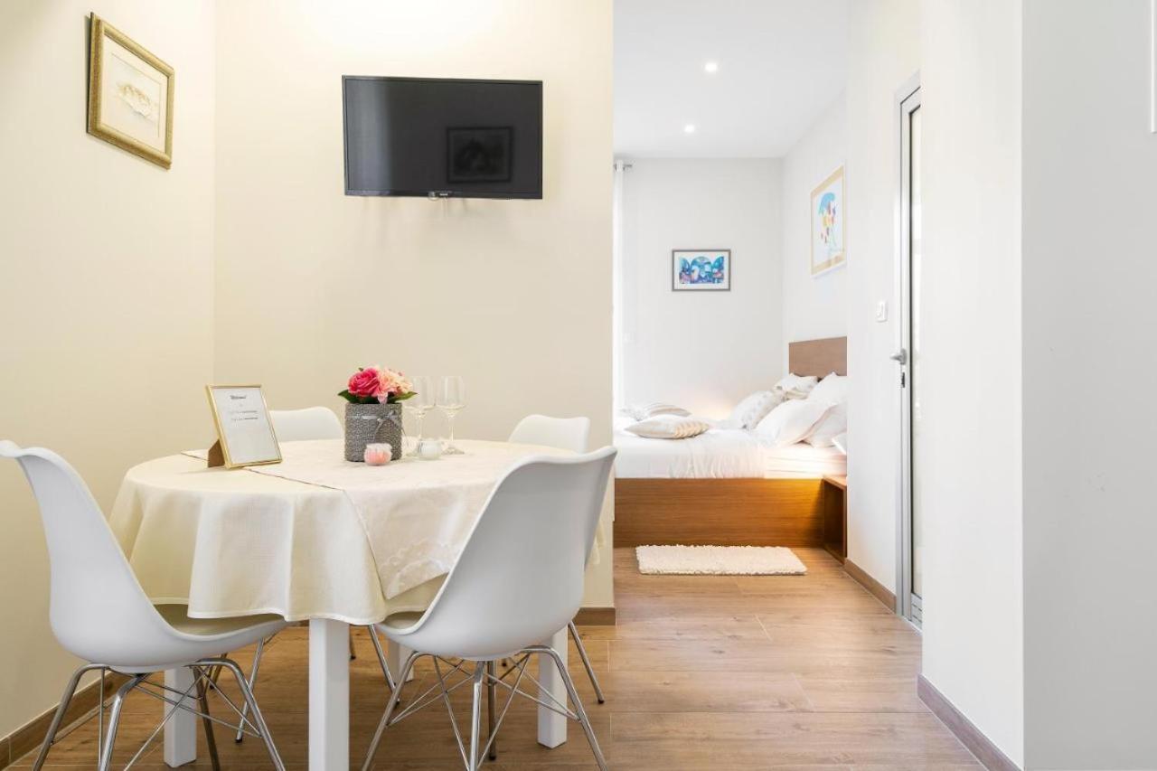 Split Centre Zlatan Rooms&Studio ภายนอก รูปภาพ