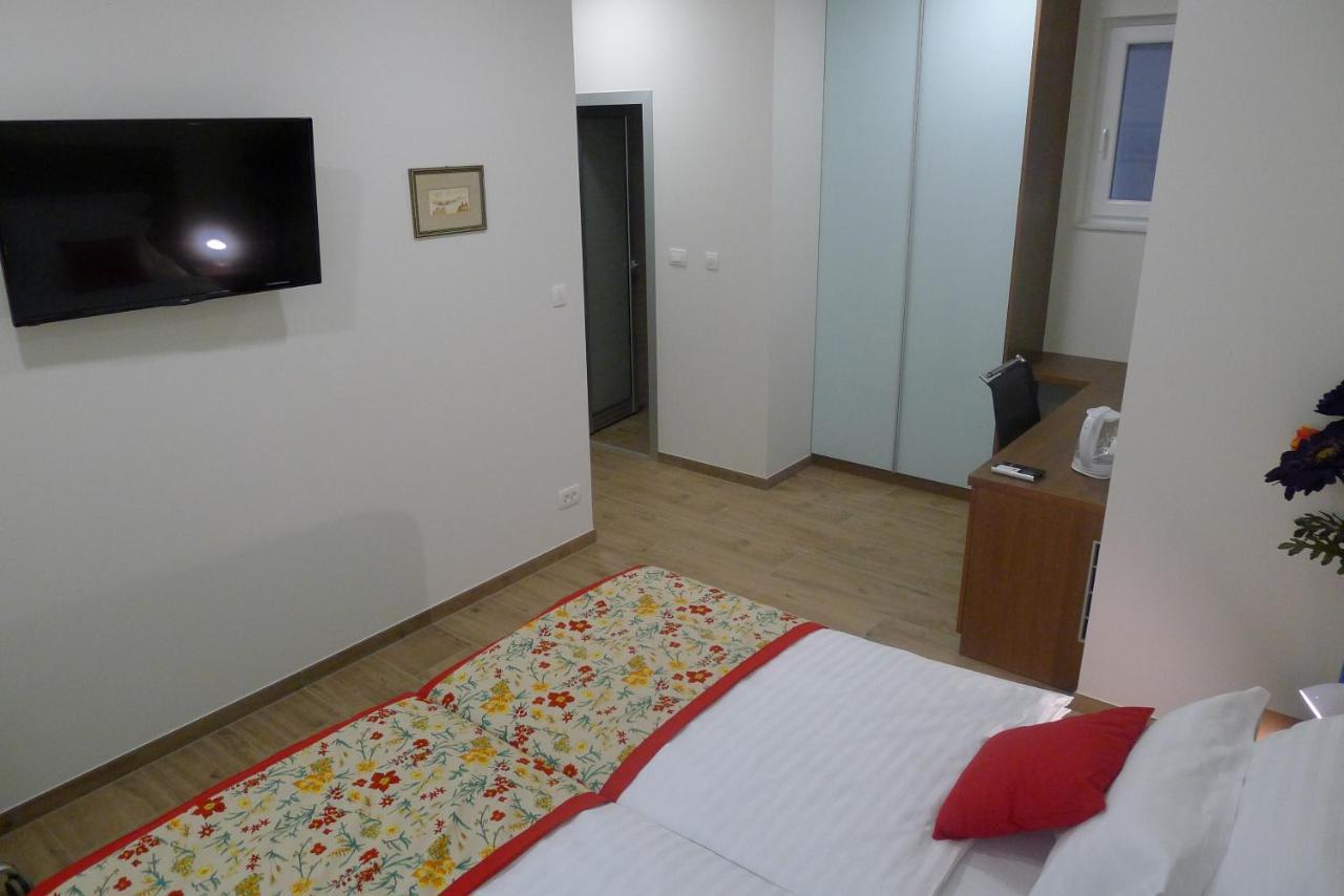 Split Centre Zlatan Rooms&Studio ภายนอก รูปภาพ